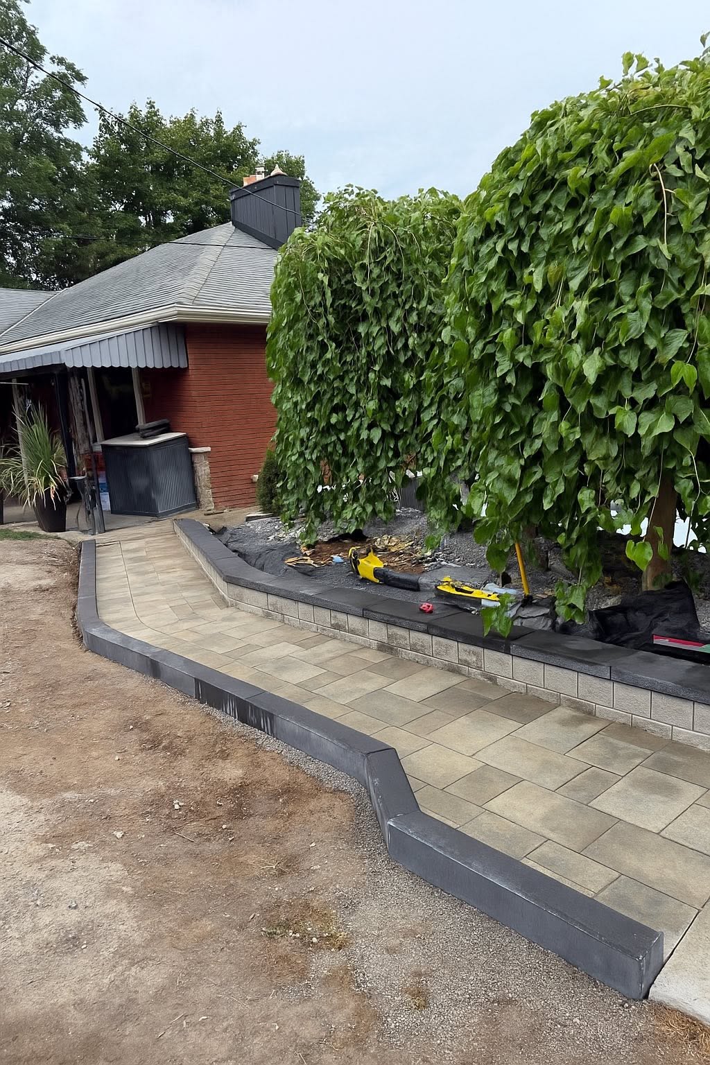 Interlock Walkway & Retaining Wall